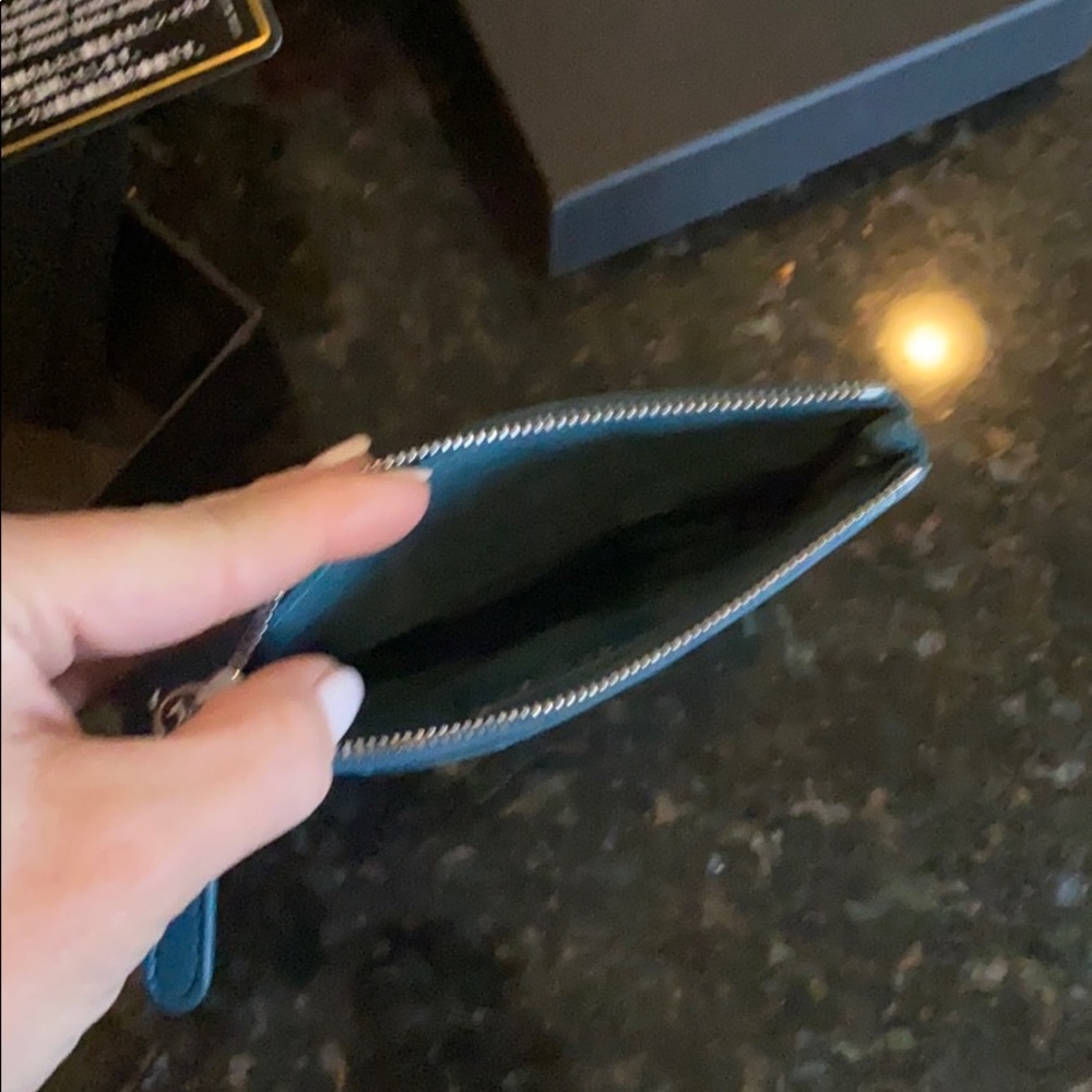 Chanel teal stud zippy wallet - Picture 4 of 6